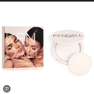 Kylie x Kendall blotting powder